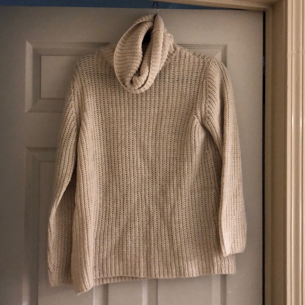 Brandy Melville sweater